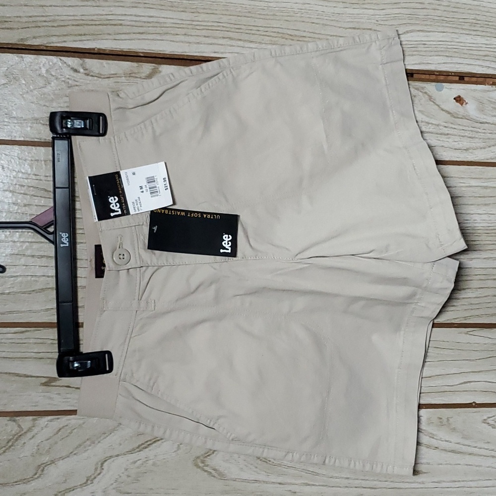 NWT Lee Casual Shorts (4M)
